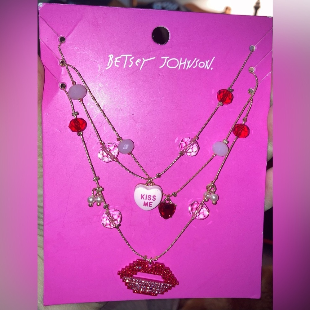 BETSEY JOHNSON Set Valentine Illusion 3 Strand Lips Necklace & Earrings NEW NWT - Picture 3 of 11